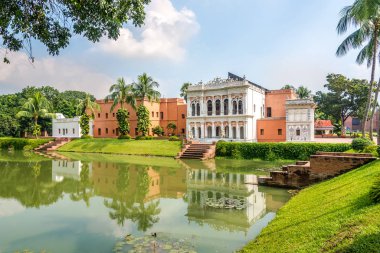 Bangladeş 'in Sonargaon kasabasındaki Müze Binası' nda görüntüle