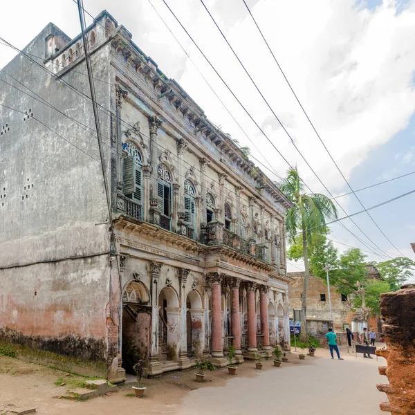 Alte häuser an der panam nagar straße von sonargaon in bangladesh — Stockfoto