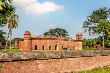 Bagerhat-Bangladeş 'teki 60 Dome Camii' ne bakın.