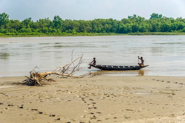 Vue d'un bateau naviguant sur la Sela - Bangladesh — Photo