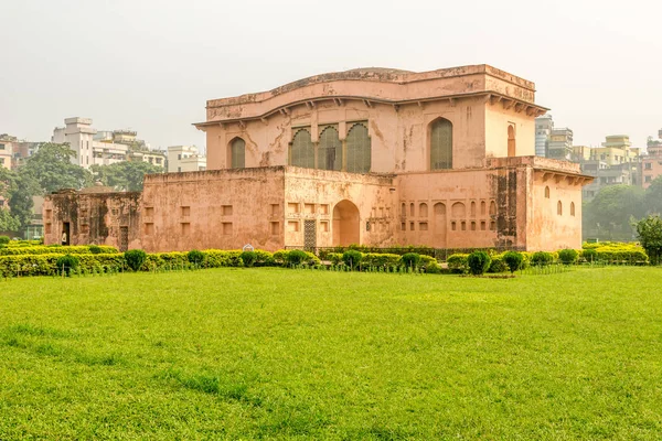 View at the Building of Museum in Lalbagh Fort komplex - Bangladesh, Dhaka — стоковое фото