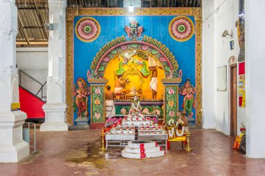 Chilaw, Sri Lanka - 3 Şubat 2020 - Hindu seremonisi Şili 'deki Munneswaram Hint tapınağında. Chilaw, Afrika kıtasında bulunan Sri Lanka devletinde bir şehirdir..  
