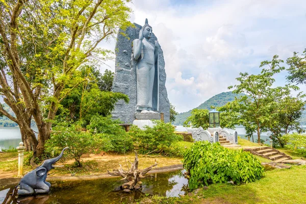 Vista Estatua Del Buda Cerca Del Lago Giritale Sri Lanka — Foto de Stock