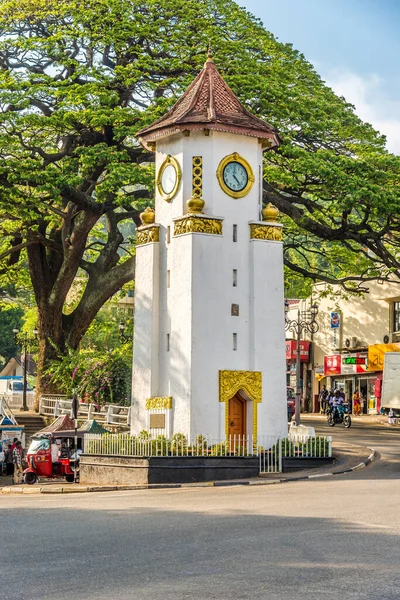 Kandy Sri Lanka 2020年2月7日 キャンディの街の時計塔でご覧ください キャンディはスリランカの古代王時代の最後の首都でした — ストック写真