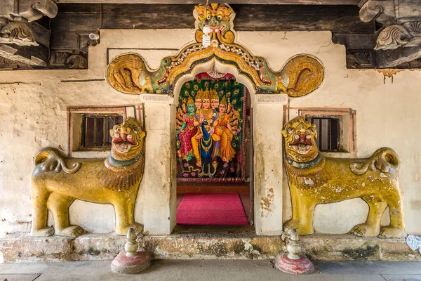 Είσοδος Στο Ναό Των Χίντι Embekka Devalayaa Στην Udunuwara Σρι — Φωτογραφία Αρχείου