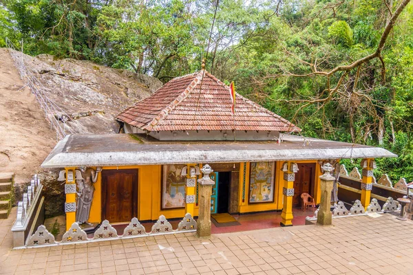 Świątynia Skalna Dhowa Dhowa Raja Maha Vihara Temple Sri Lanka — Zdjęcie stockowe