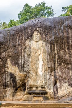 16m boyundaki dev Buda 'ya bakın, Sri Lanka' nın en yükseği. 