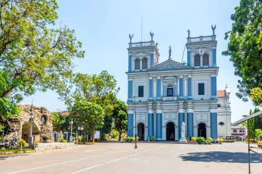 Negombo, Sri Lanka 'daki Aziz Mary Kilisesi' ne bakın.