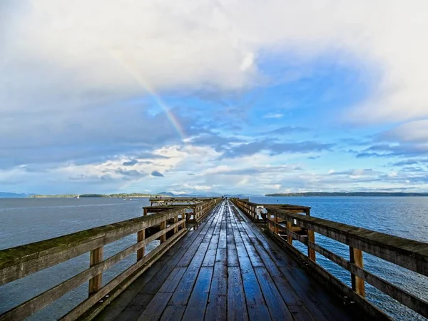 Arco iris sobre muelle de pesca en Sidney — Foto de Stock