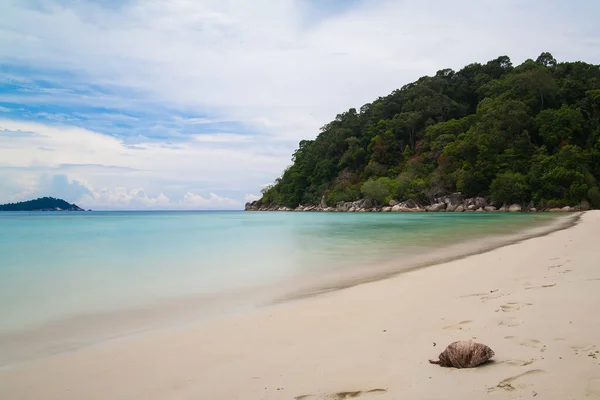 Pulau Perhentian 'da sahil ve deniz manzarası