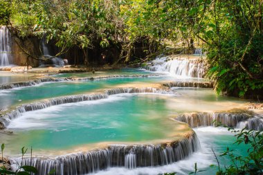 Luang Prabang yakınlarındaki Kuang Şelalesi Laos
