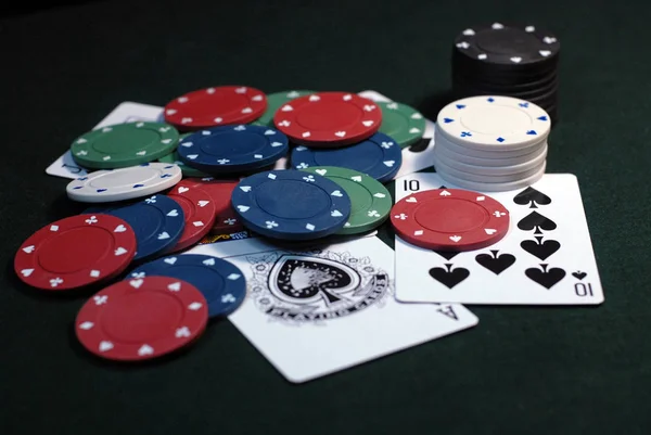 Poker, kartlar, silahlar, rulet, kumarhane, oyun bölüm 3