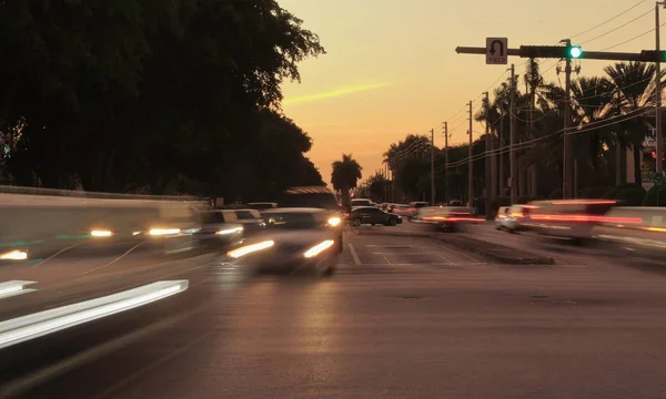 Sonnenuntergang Setreet Whit Auto Leuchtet Immer Tag — Stockfoto