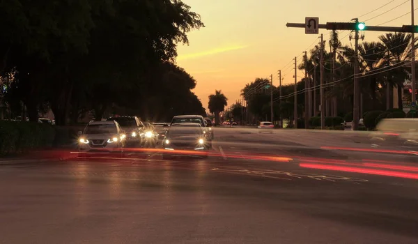 Sonnenuntergang Setreet Whit Auto Leuchtet Immer Tag — Stockfoto