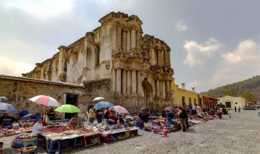 Antigua 'nın Guatemala' sı, Kendall 'ın Miami' si