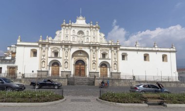 Antigua 'nın Guatemala + Miami Dade Hükümet Merkezi 