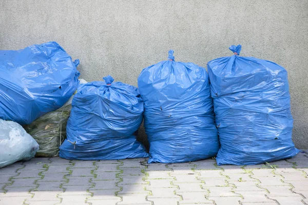 Segregation and recycling of raw materials. — Stock Photo, Image