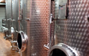 Modern alüminyum kaplar şarap üretimi için