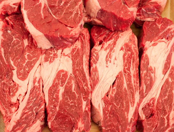 Çiğ et. Dan mermer sığır kıyılmış biftek — Stok fotoğraf