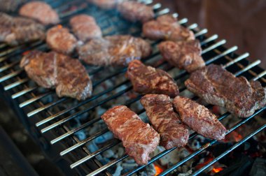 Mermer Dana gelen sulu biftek ızgara ızgara yalan