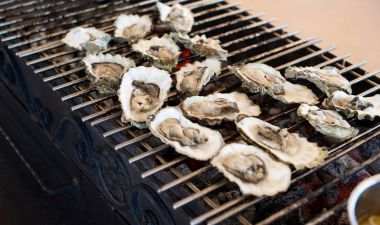 İstiridye ızgarada pişirilir