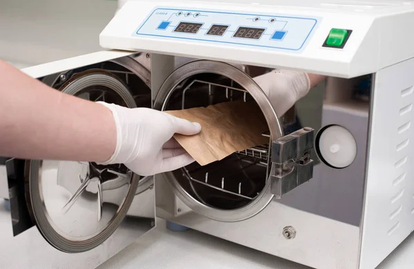 Autoclave for sterilization and disinfection of medical instruments