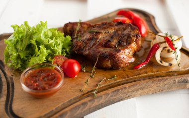 ızgara domuz eti boyun biftek