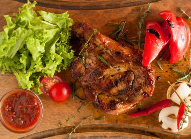 ızgara domuz eti boyun biftek