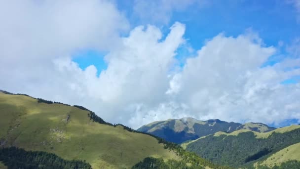 Vista Panorámica Del Dron Volando Hacia Hermoso Monte Hehuan Hehuanshan — Vídeos de Stock