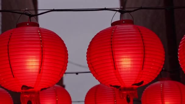 Caminando Por Una Calle Tradicional China Por Noche Con Hermosa — Vídeo de stock