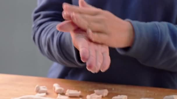 Una Chica Asia Está Haciendo Tang Yuan Yuan Xiao Albóndigas — Vídeos de Stock