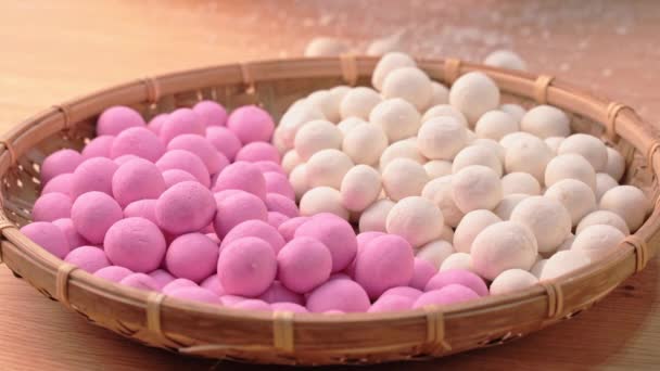 Asiatisk Flicka Gör Tang Yuan Yuan Xiao Kinesiska Traditionella Mat — Stockvideo