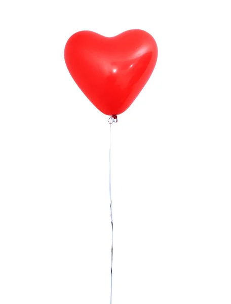 Κόκκινο μπαλόνι σε σχήμα καρδιάς ήλιο απομονώνονται σε λευκό φόντο με σχοινιά, Ημέρα του Αγίου Βαλεντίνου, Ημέρα της μητέρας, γενέθλια κόμμα έννοια σχεδιασμού. Διαδρομή αποκοπής. — Φωτογραφία Αρχείου