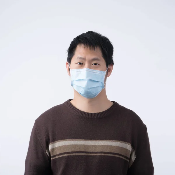 Jeune Homme Asiatique Portrait Sentant Malade Portant Masque Chirurgical Bleu — Photo