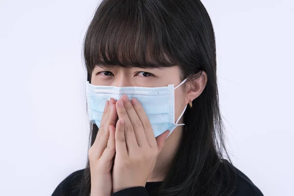 Kvinna Hosta Med Ansiktsmask Ung Asiat Täcker Munnen För Hand — Stockfoto
