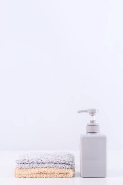 Temizlik ürünleri araç gereçleri, temizlik konsepti, profesyonel temizlik hizmeti, ev işi malzemeleri, fotokopi alanı, kapat.