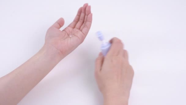 Anleitung Zum Trockenwaschen Der Hände Asiatische Junge Frau Mit Reibalkohol — Stockvideo