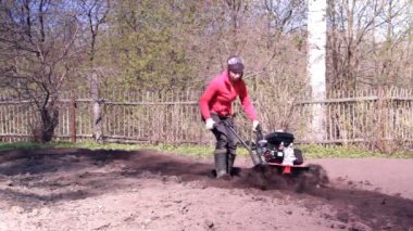 Zemin toprak işleme, Moto-Kültivatör sapanlar, akıntılar