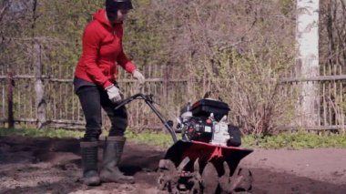 Zemin toprak işleme, Moto-Kültivatör sapanlar, akıntılar