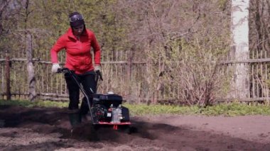 Zemin toprak işleme, Moto-Kültivatör sapanlar, akıntılar