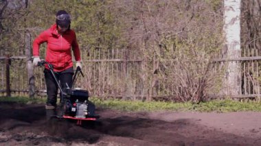 Zemin toprak işleme, Moto-Kültivatör sapanlar, akıntılar