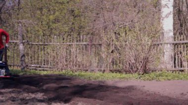 Zemin toprak işleme, Moto-Kültivatör sapanlar, akıntılar