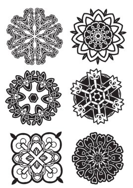 Siyah süslemeli kar taneleri seti, vektör çizimi