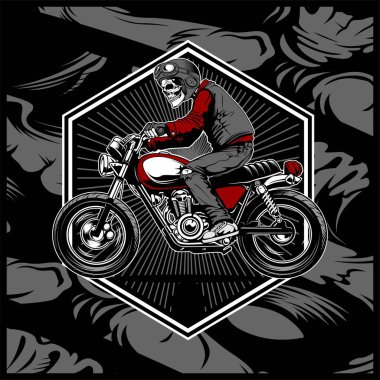 Kask takan kafatası eski bir motosiklet sürüyor.