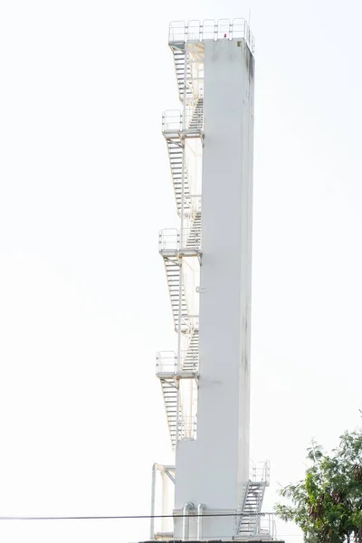 Una Torre Vigilancia Separada Sobre Fondo Blanco —  Fotos de Stock