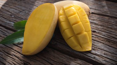 Mango meyve eski ahşap tablo