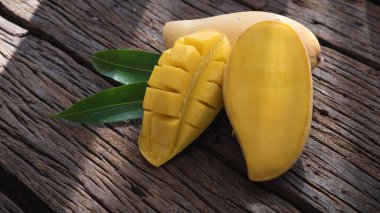 Mango meyve eski ahşap tablo