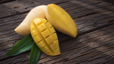 Mango meyve eski ahşap tablo