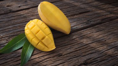 Mango meyve eski ahşap tablo