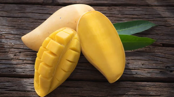 Mango meyve eski ahşap tablo